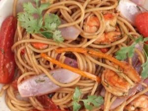 Tallarín Saltado de Mariscos