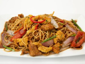 TALLARÍN SALTADO DE PESCADO